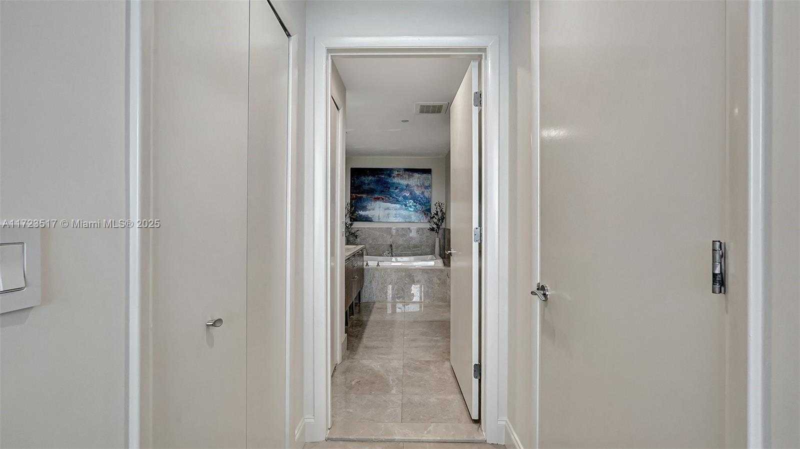 Small Image of 17001 Collins Ave, Sunny Isles Beach, FL 33160, USA Number 21