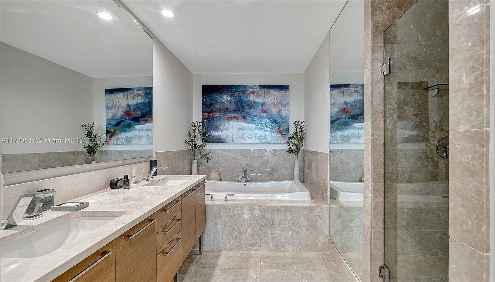 Small Image of 17001 Collins Ave, Sunny Isles Beach, FL 33160, USA Number 22