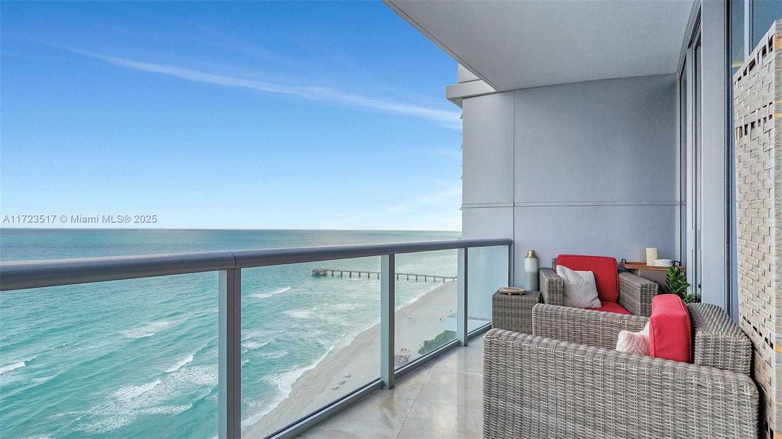 Small Image of 17001 Collins Ave, Sunny Isles Beach, FL 33160, USA Number 4