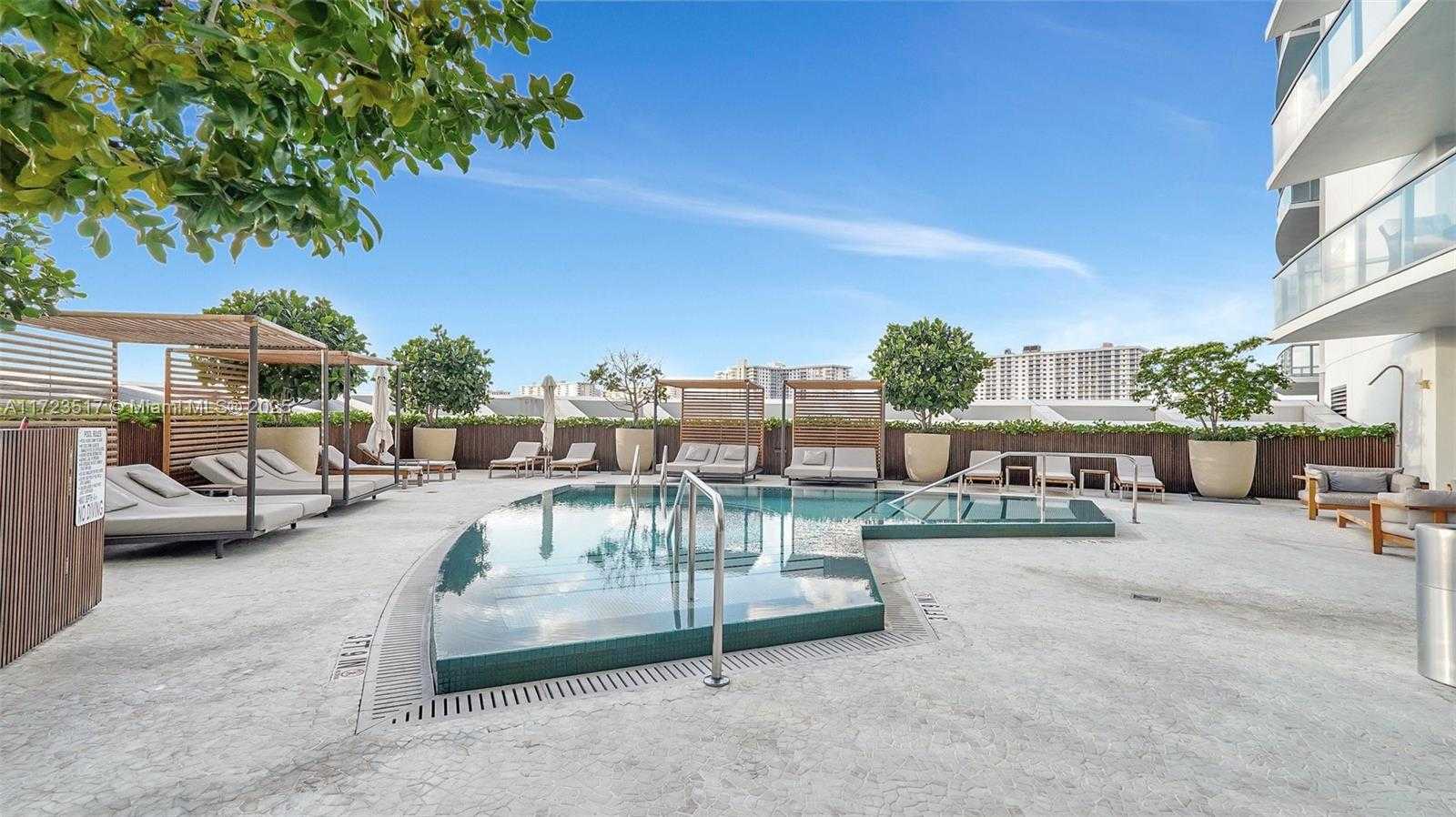 Small Image of 17001 Collins Ave, Sunny Isles Beach, FL 33160, USA Number 48