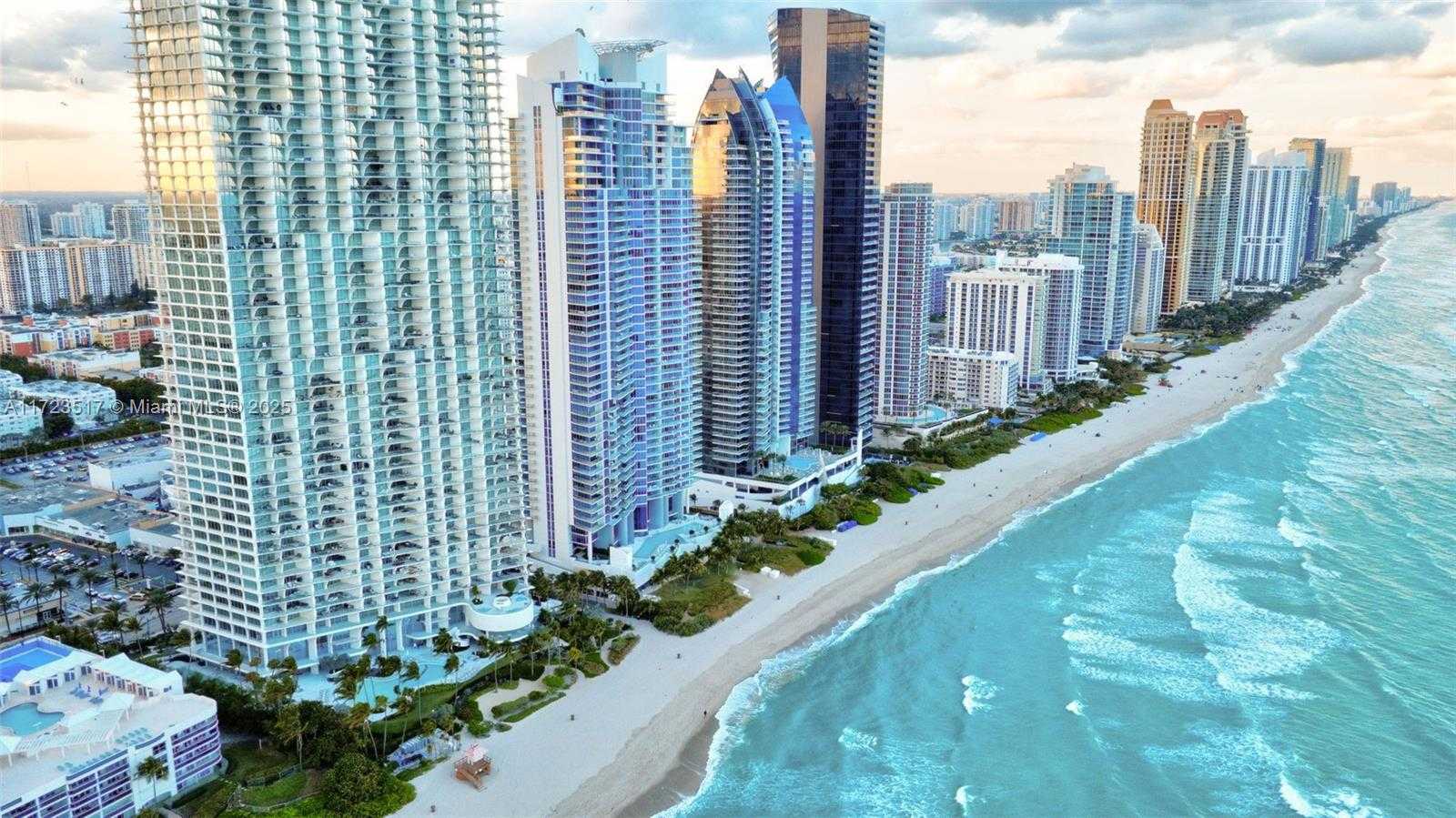 Small Image of 17001 Collins Ave, Sunny Isles Beach, FL 33160, USA Number 56