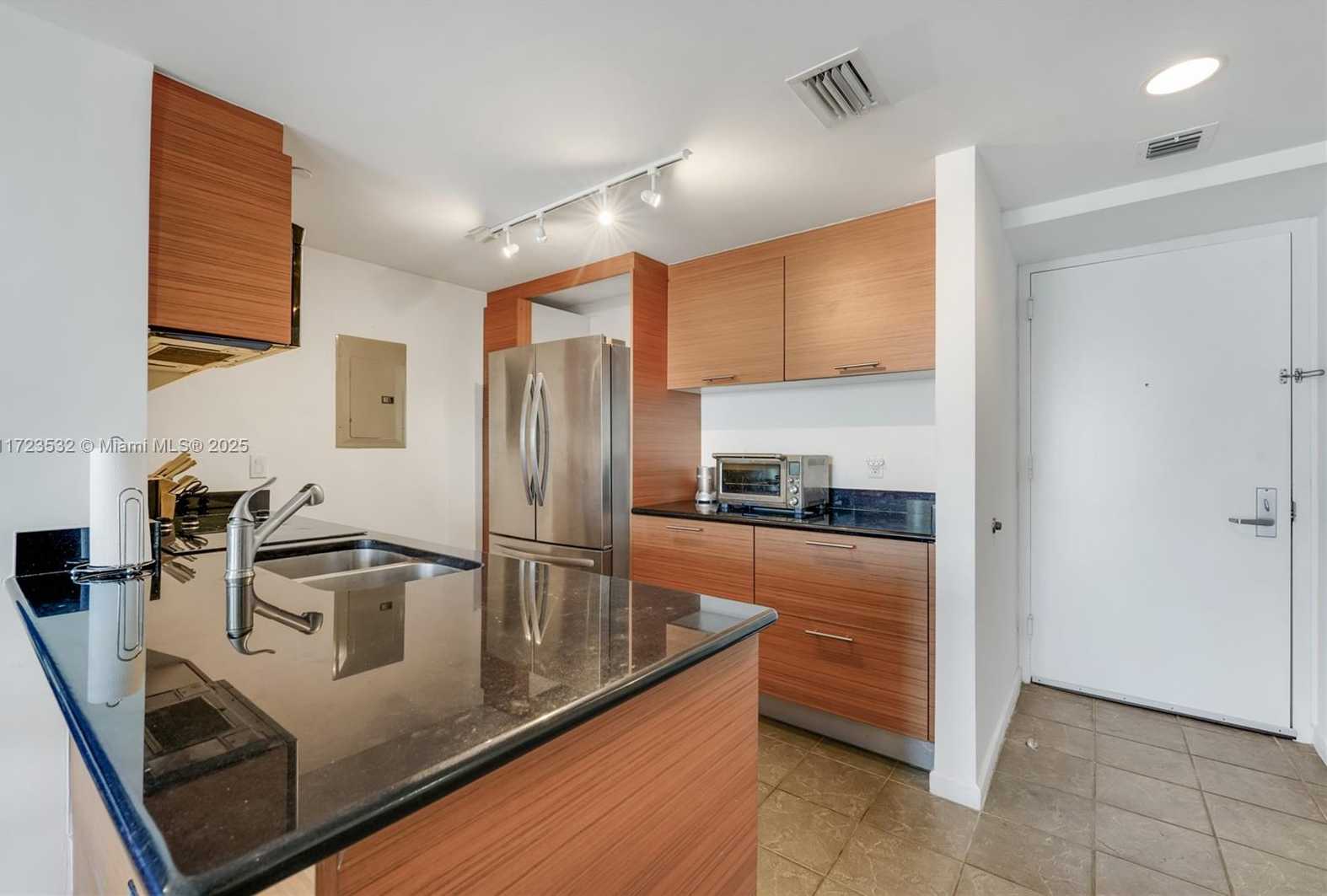 Small Image of 50 BISCAYNE BLVD #3905, Miami Number 3