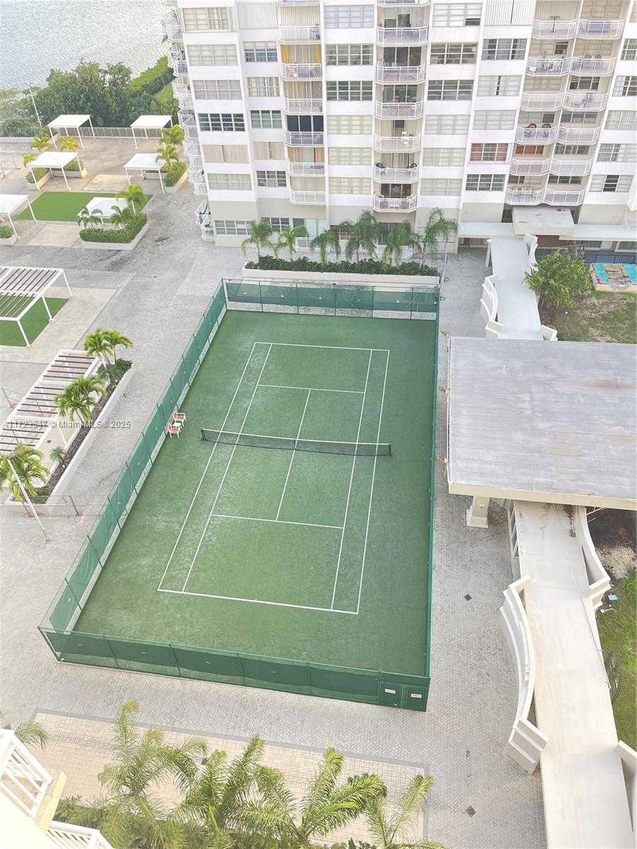 Small Image of 18071 Biscayne Blvd, Aventura, FL 33160, USA Number 3