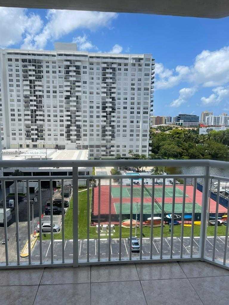 Small Image of 18071 Biscayne Blvd, Aventura, FL 33160, USA Number 4