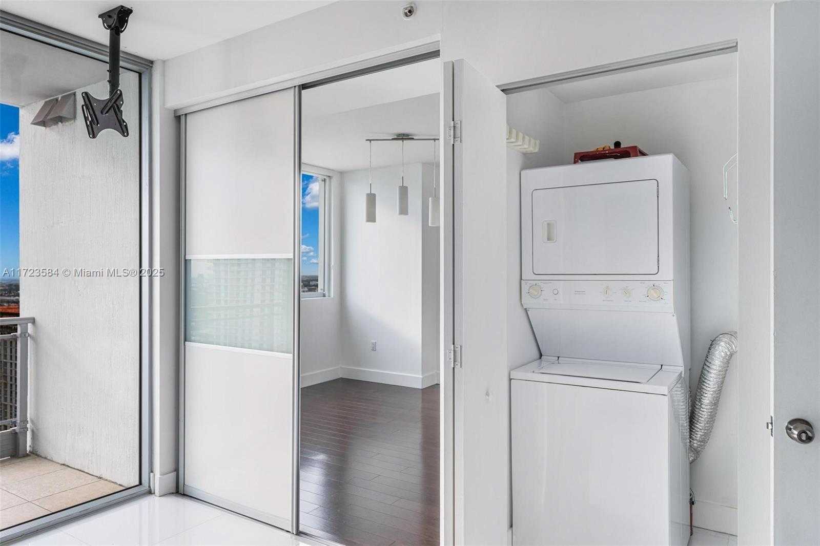 Small Image of 92 SOUTH WEST 3RD ST #4109, Miami Number 14
