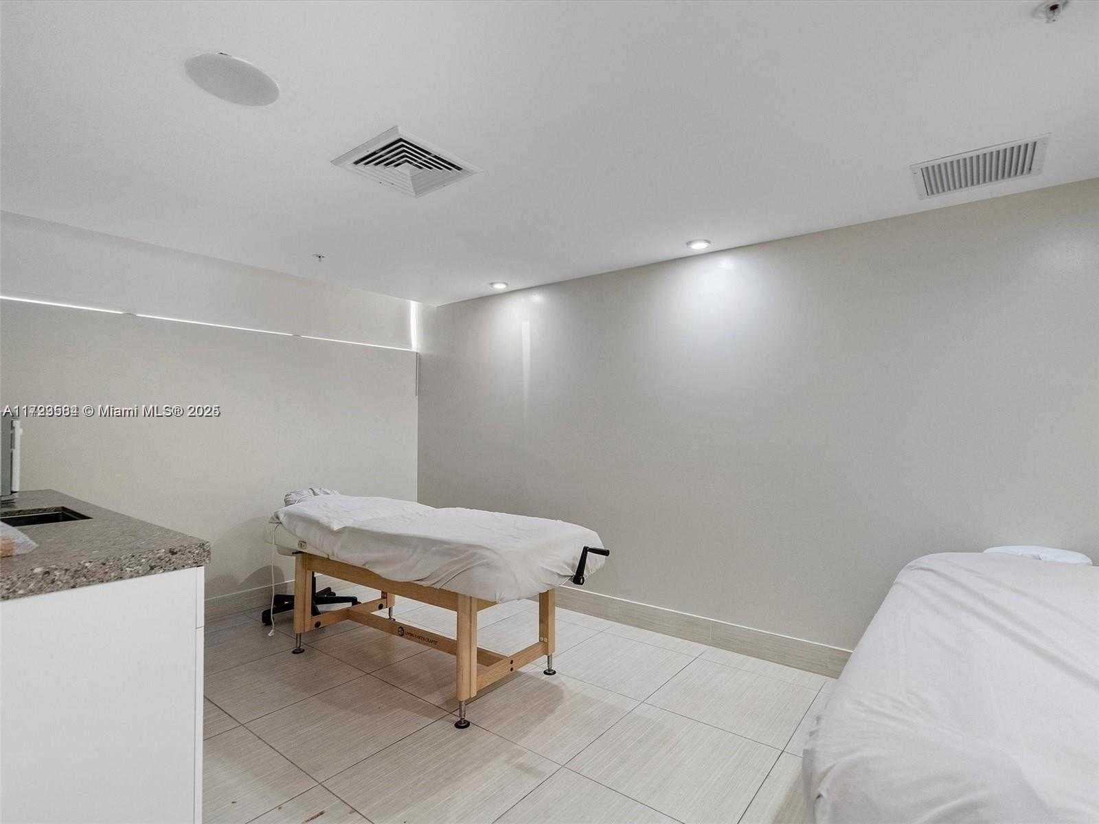 Small Image of 92 SOUTH WEST 3RD ST #4109, Miami Number 16