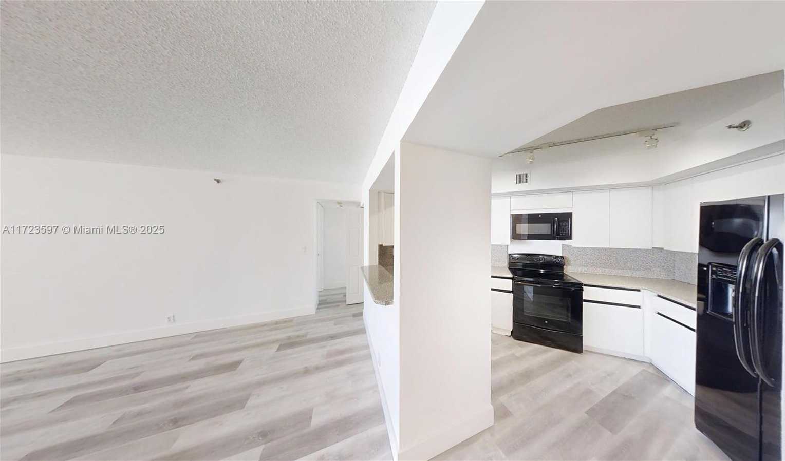 Small Image of 6767 COLLINS AVE #1402, Miami Beach Number 12