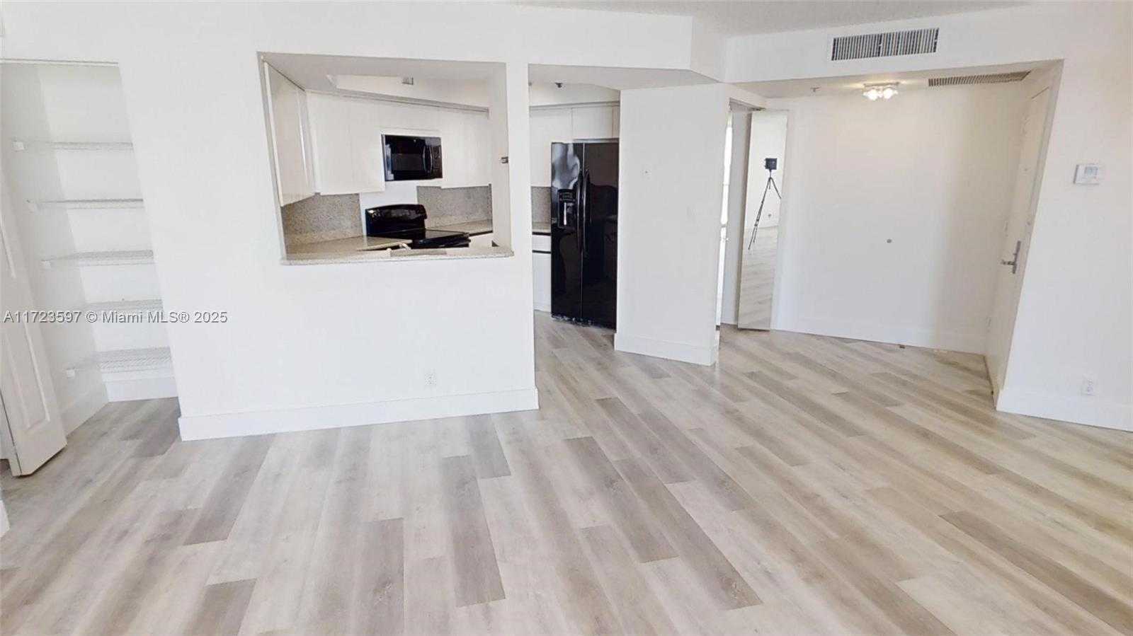 Small Image of 6767 COLLINS AVE #1402, Miami Beach Number 14