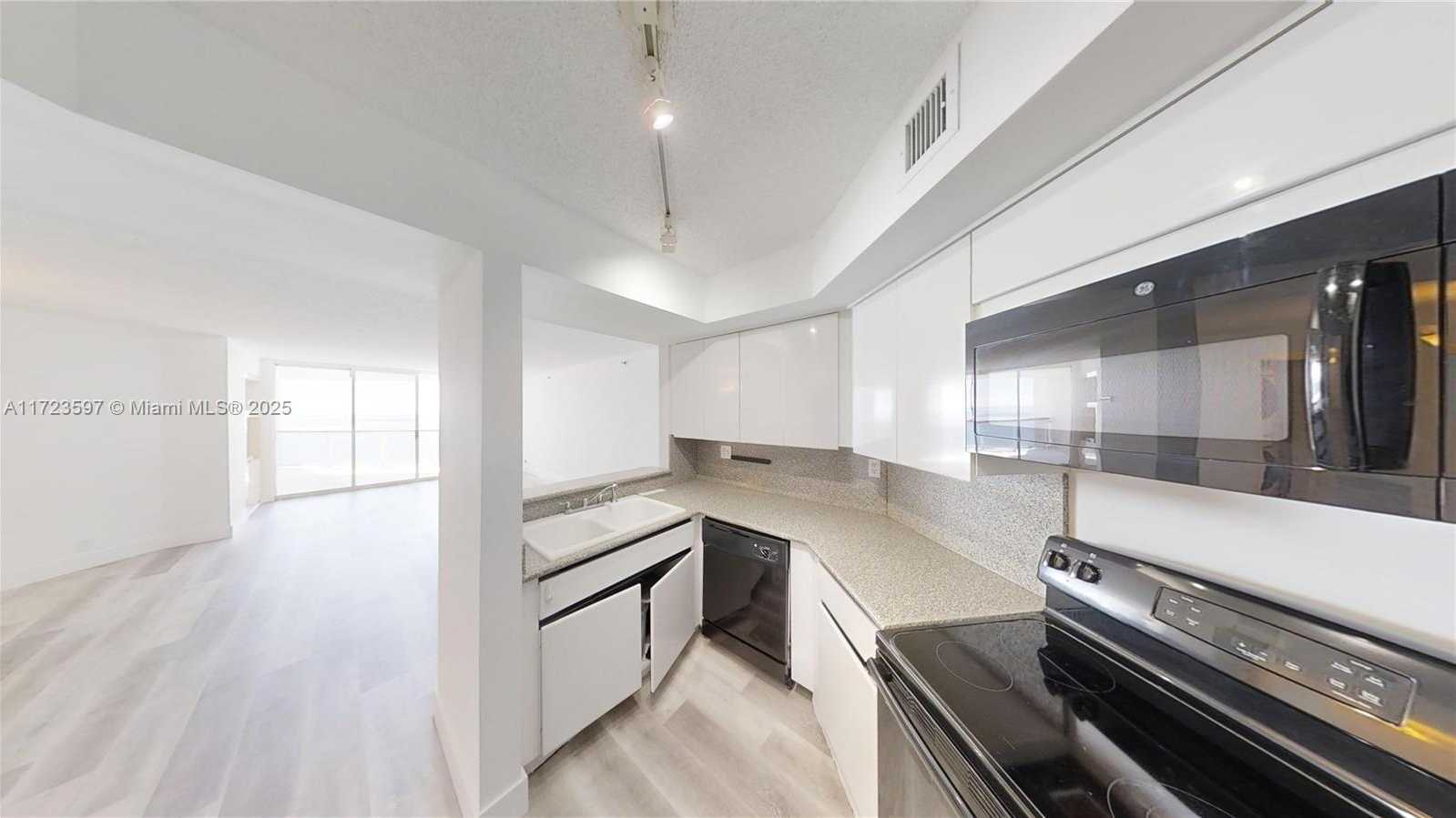 Small Image of 6767 COLLINS AVE #1402, Miami Beach Number 17