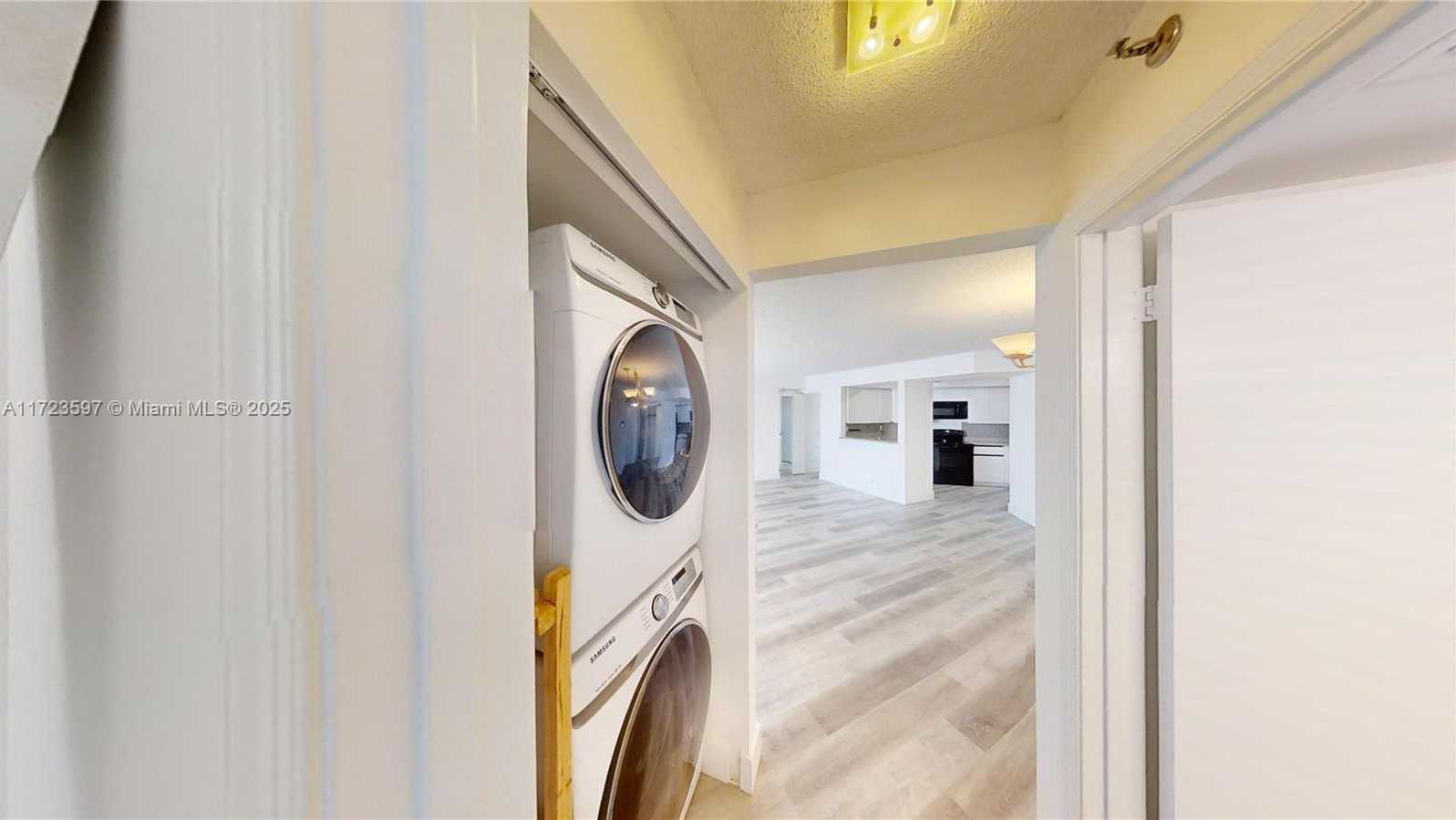 Small Image of 6767 COLLINS AVE #1402, Miami Beach Number 8