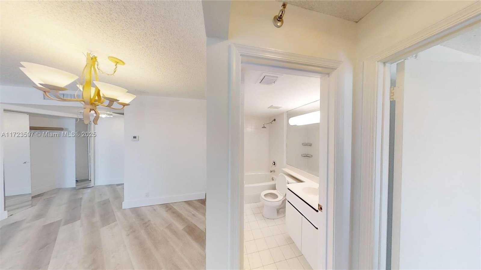Small Image of 6767 COLLINS AVE #1402, Miami Beach Number 9
