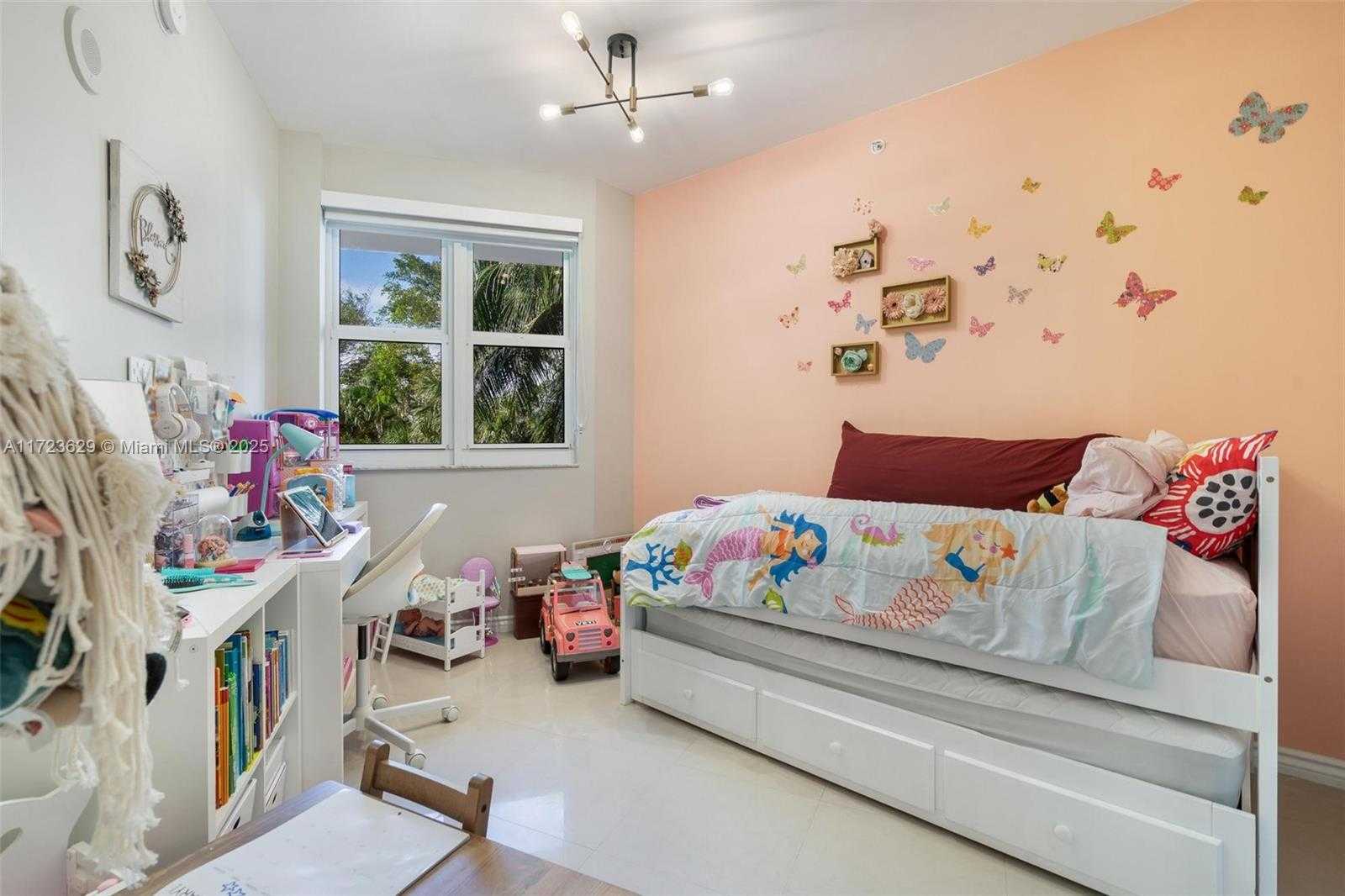 Small Image of 20000 E Country Club Dr, Aventura, FL 33180, USA Number 31