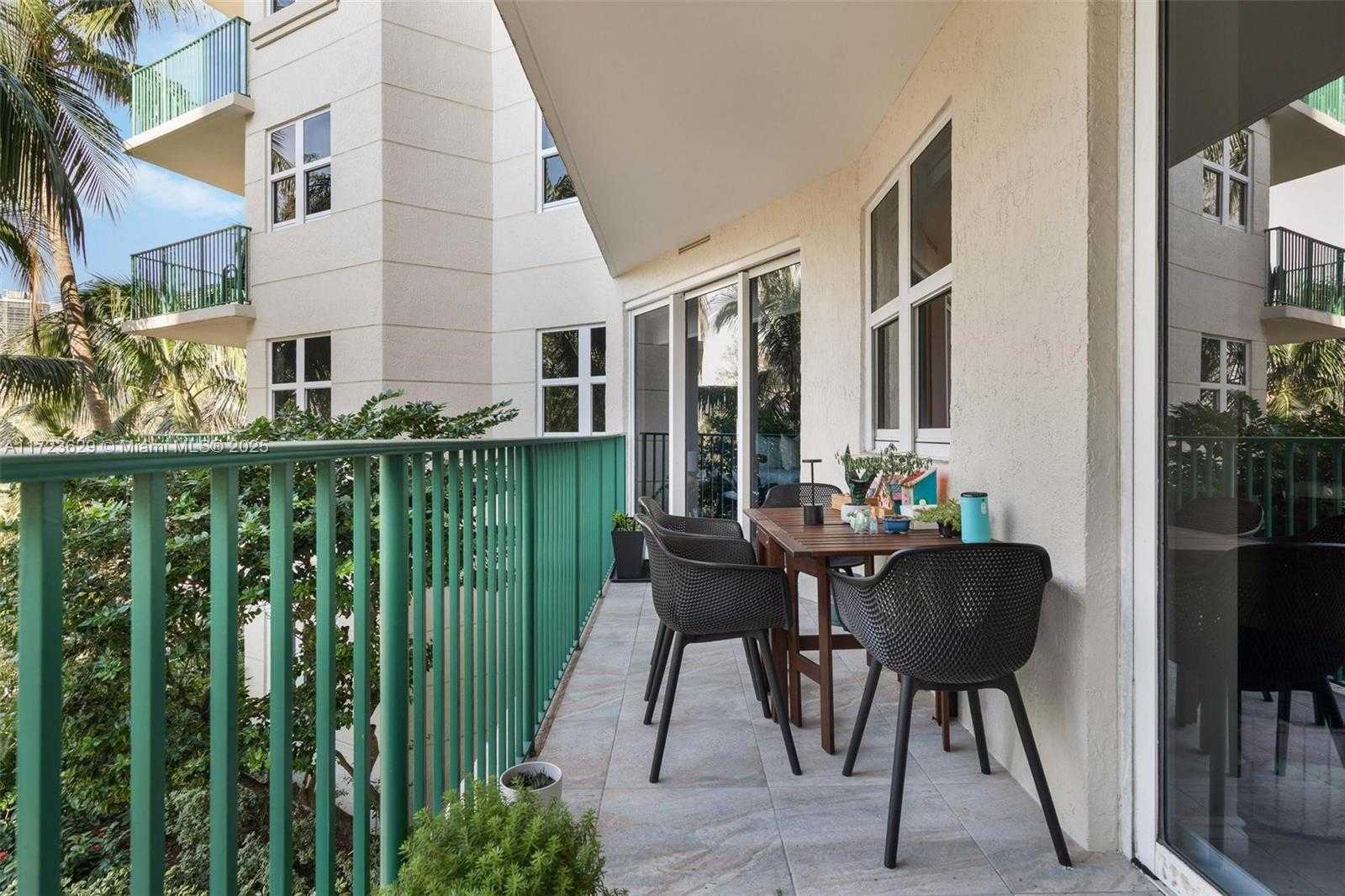 Small Image of 20000 E Country Club Dr, Aventura, FL 33180, USA Number 39