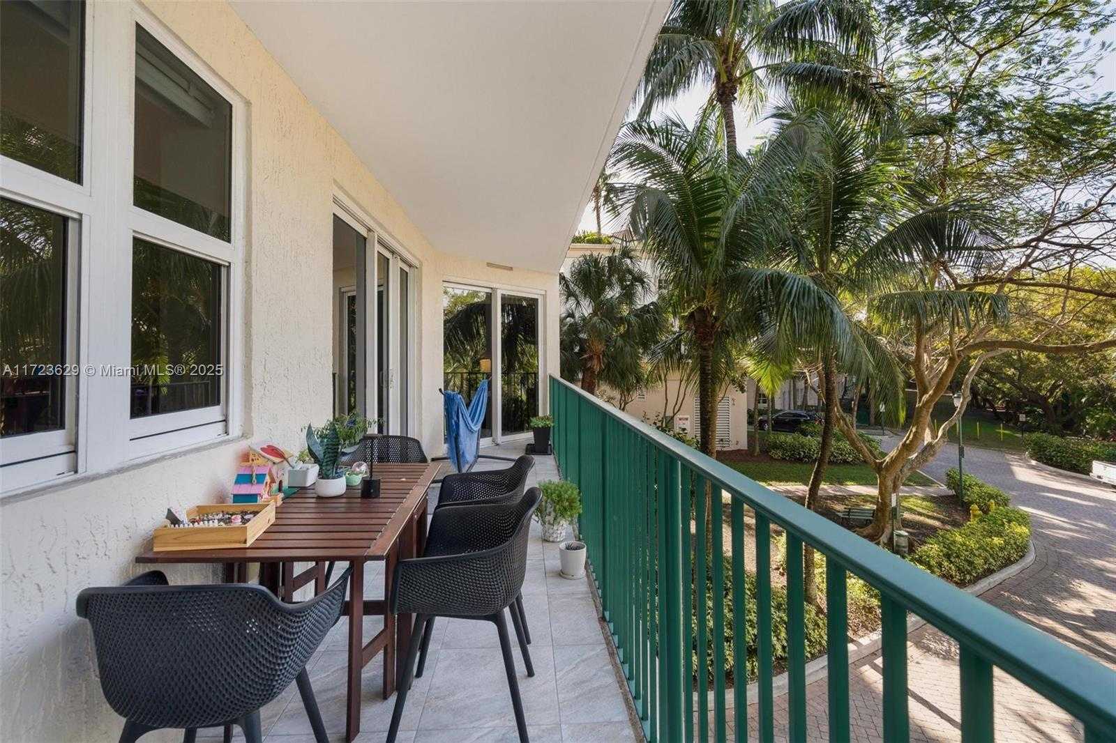 Small Image of 20000 E Country Club Dr, Aventura, FL 33180, USA Number 40