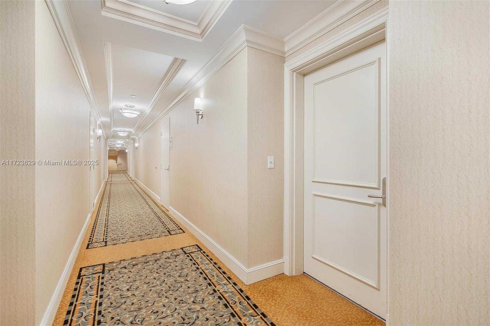 Small Image of 20000 E Country Club Dr, Aventura, FL 33180, USA Number 41