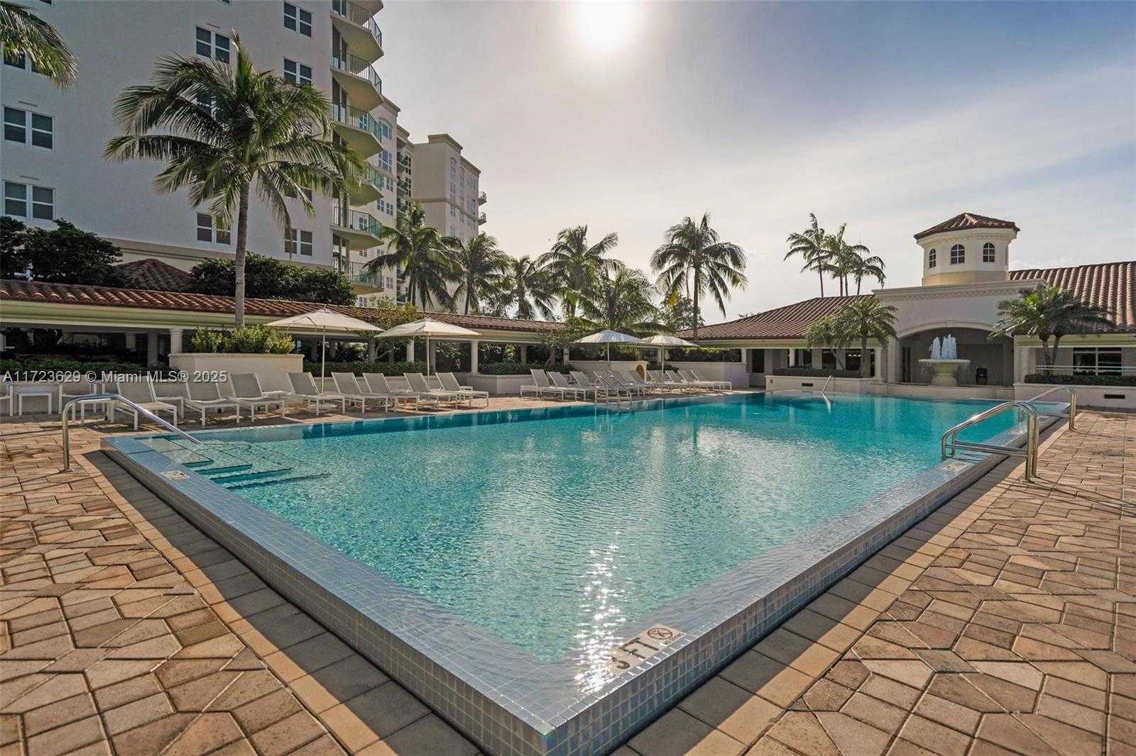 Small Image of 20000 E Country Club Dr, Aventura, FL 33180, USA Number 47