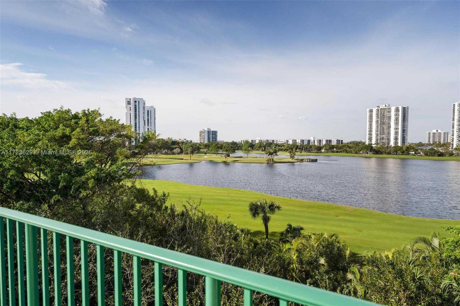 Small Image of 20000 E Country Club Dr, Aventura, FL 33180, USA Number 54