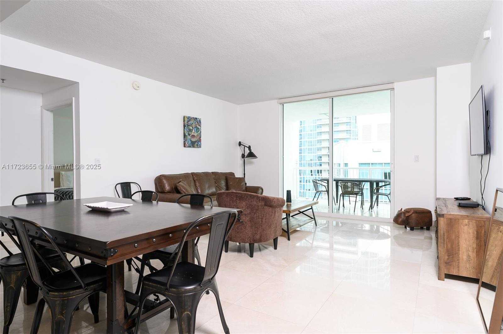 Small Image of 1200 BRICKELL BAY DR #4314, Miami Number 14