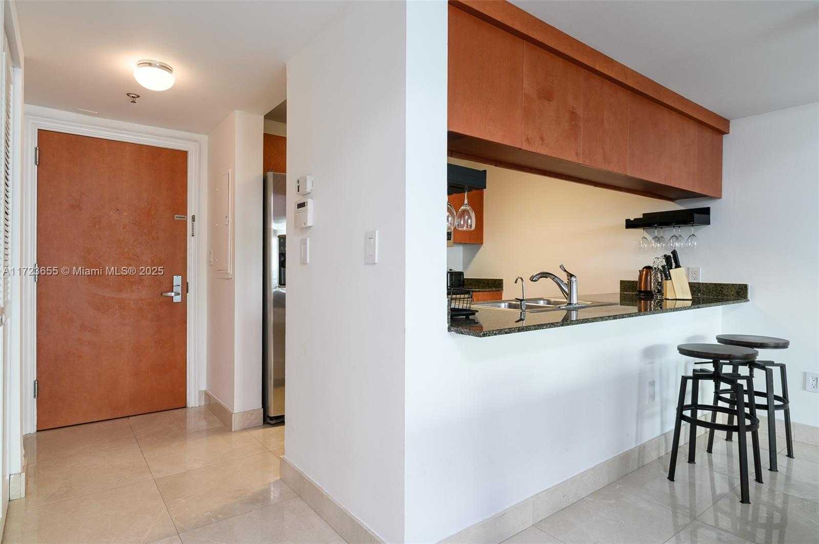 Small Image of 1200 BRICKELL BAY DR #4314, Miami Number 16