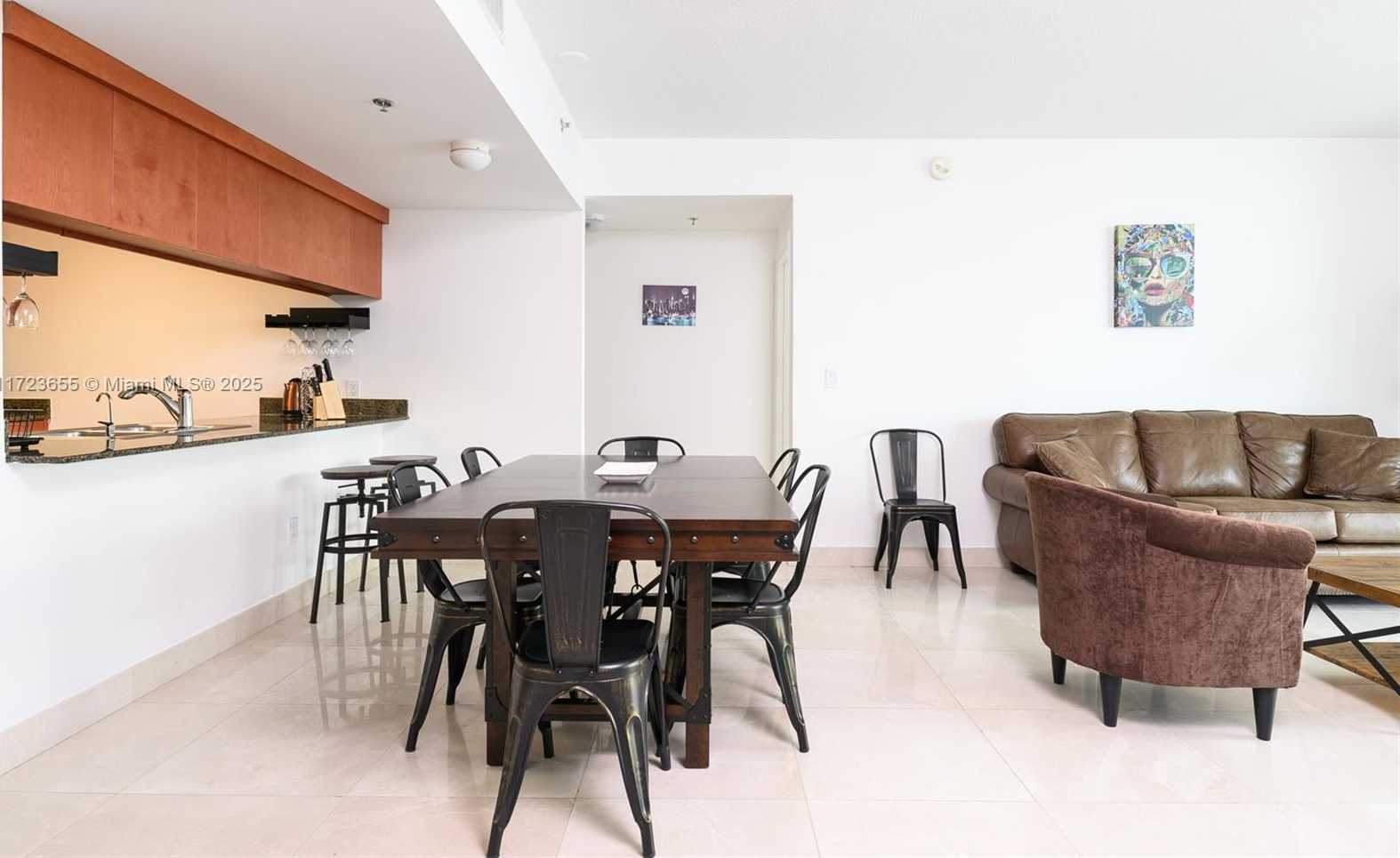 Small Image of 1200 BRICKELL BAY DR #4314, Miami Number 18