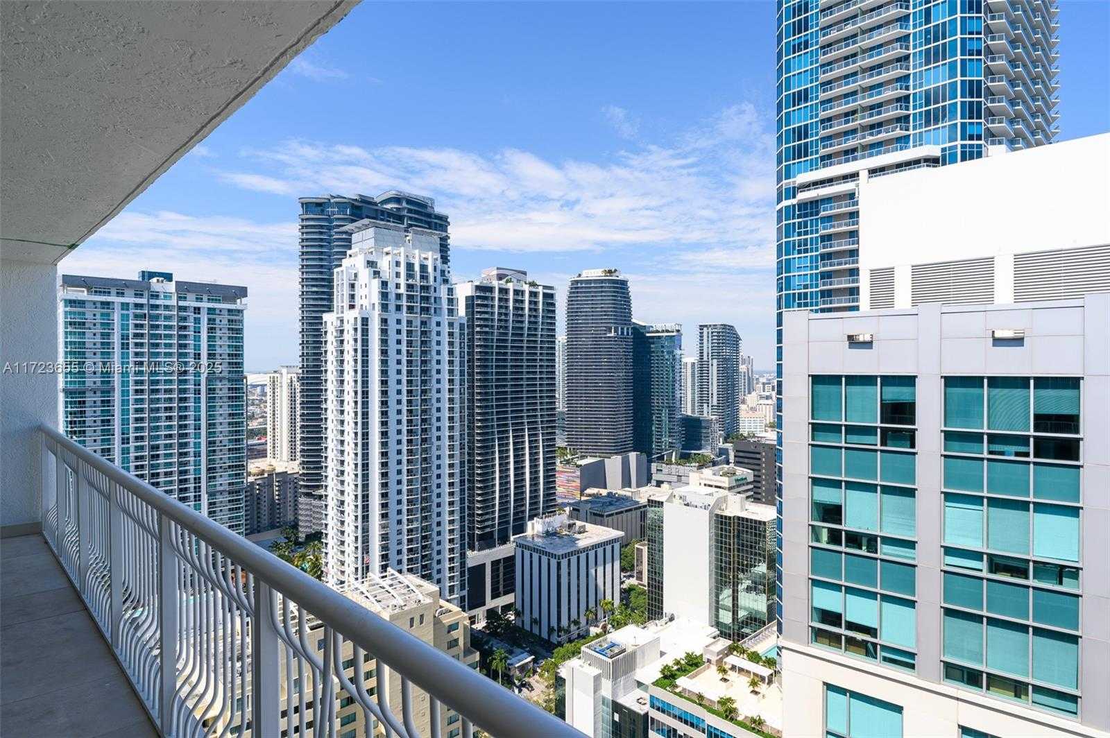 Small Image of 1200 BRICKELL BAY DR #4314, Miami Number 2