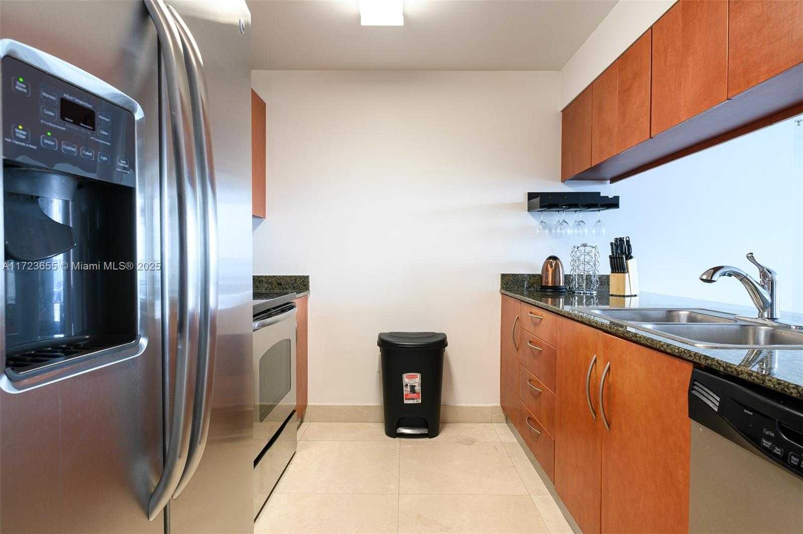 Small Image of 1200 BRICKELL BAY DR #4314, Miami Number 21