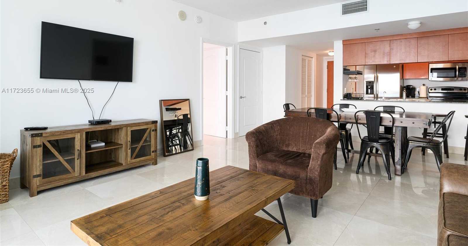 Small Image of 1200 BRICKELL BAY DR #4314, Miami Number 22