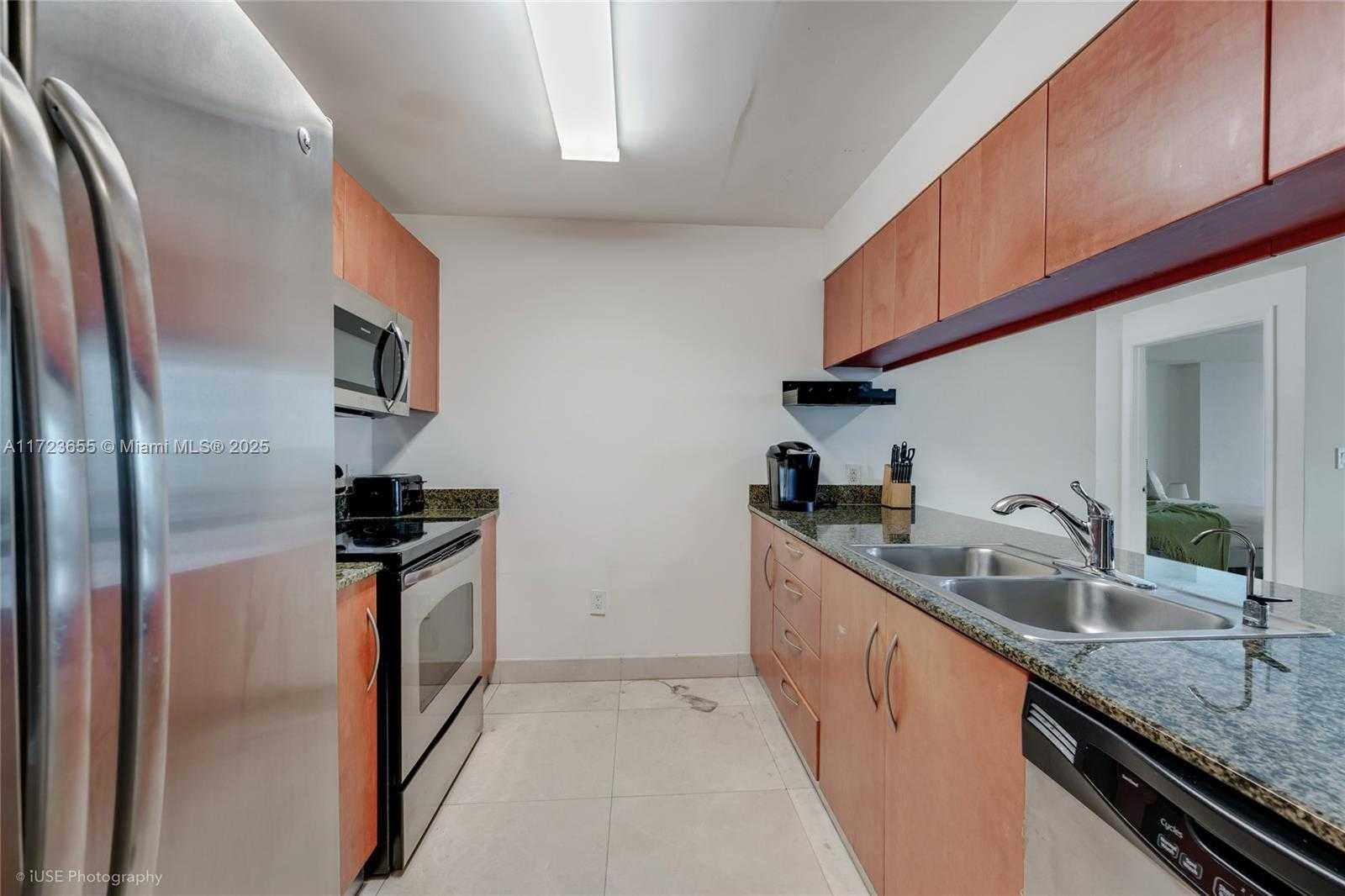 Small Image of 1200 BRICKELL BAY DR #4314, Miami Number 23