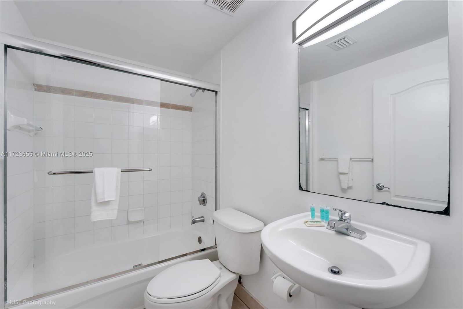 Small Image of 1200 BRICKELL BAY DR #4314, Miami Number 28