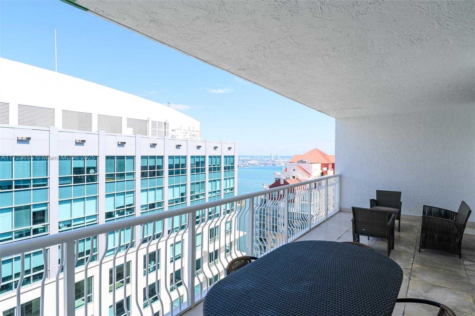 Small Image of 1200 BRICKELL BAY DR #4314, Miami Number 32