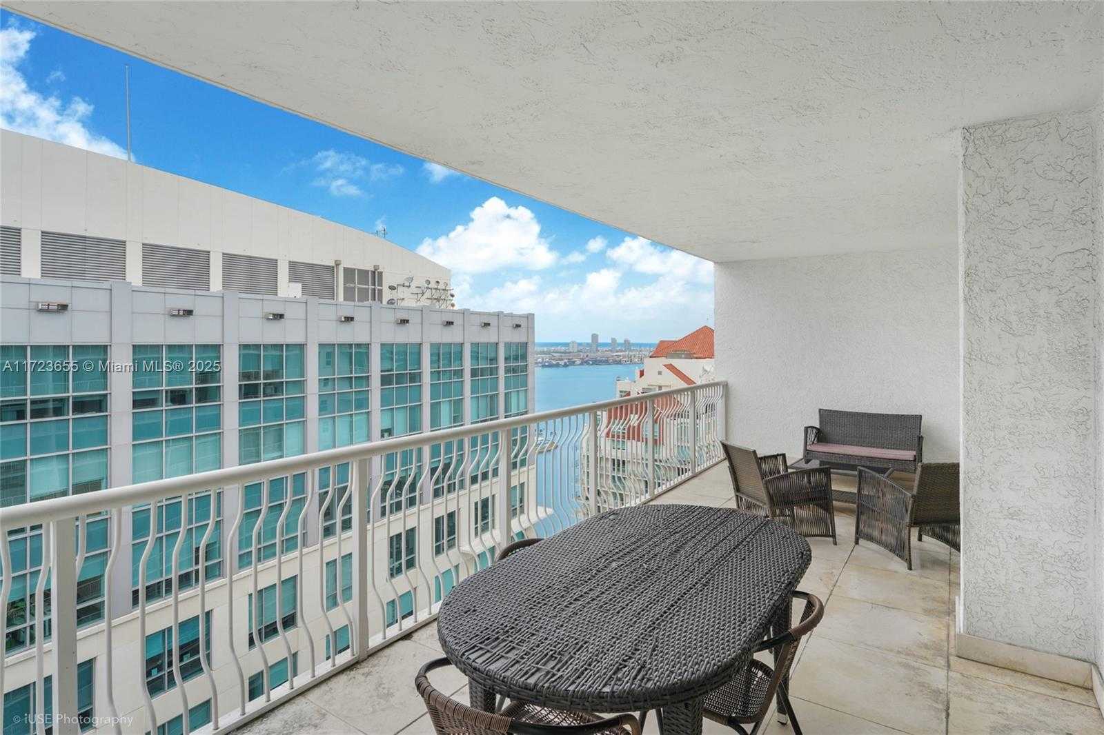 Small Image of 1200 BRICKELL BAY DR #4314, Miami Number 37