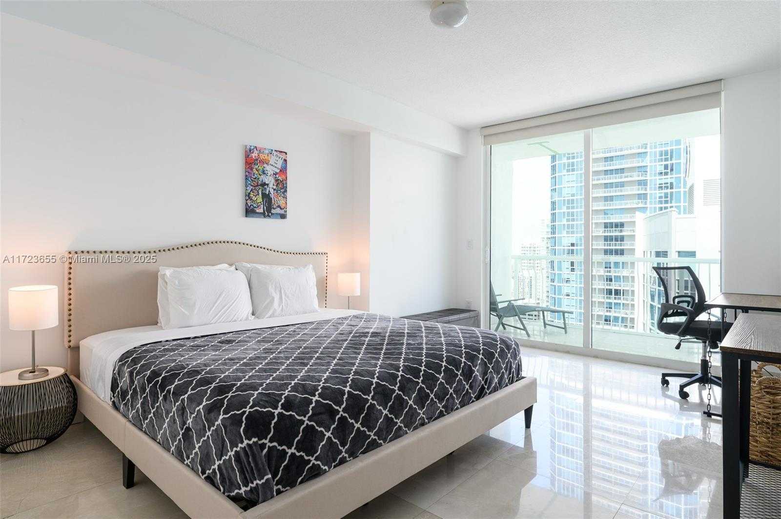 Small Image of 1200 BRICKELL BAY DR #4314, Miami Number 4