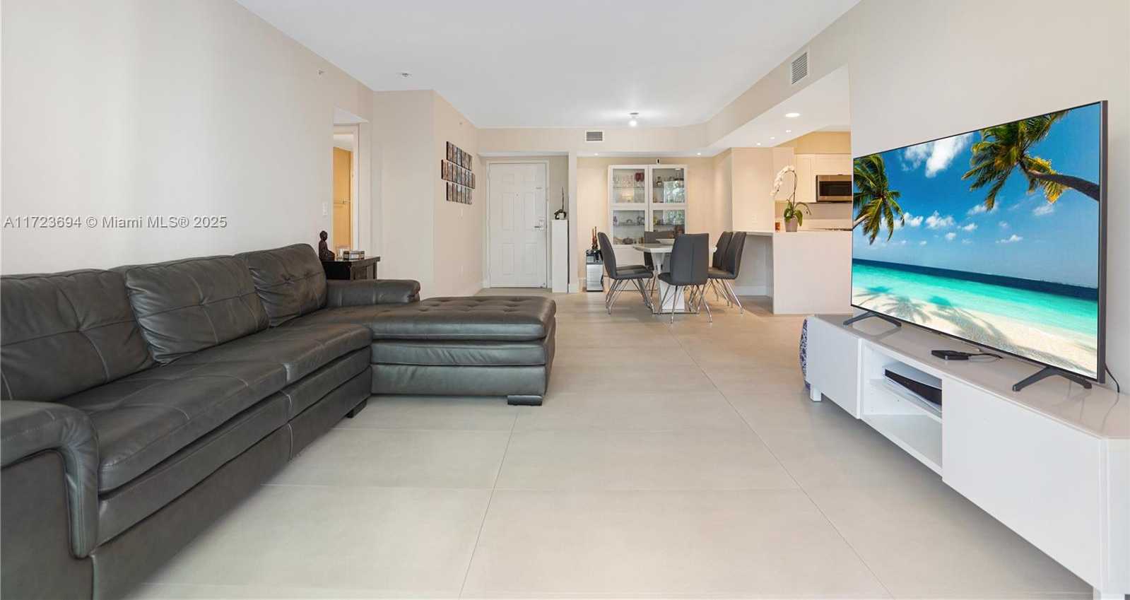 Small Image of 1155 BRICKELL BAY DR #704, Miami Number 12