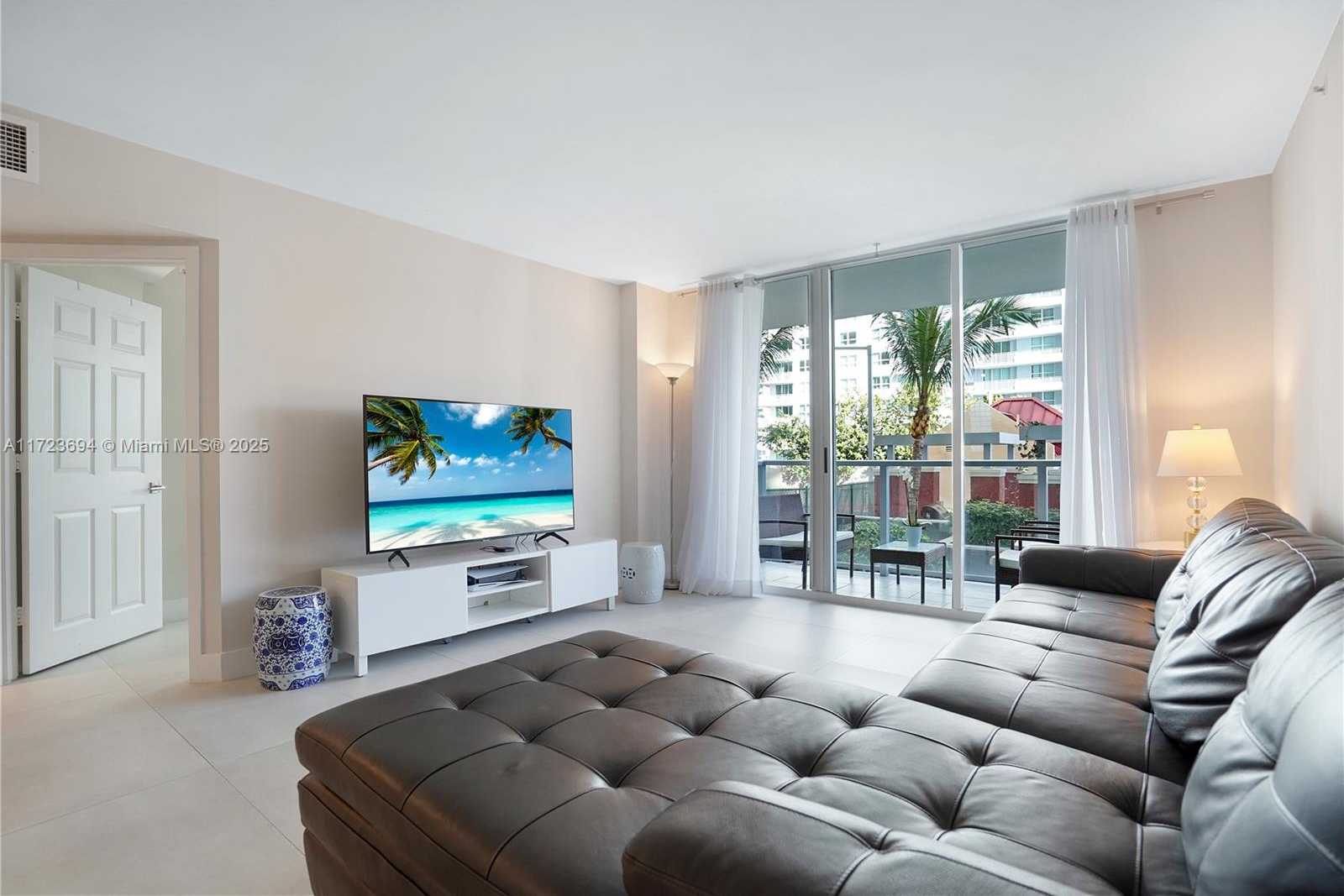 Small Image of 1155 BRICKELL BAY DR #704, Miami Number 13