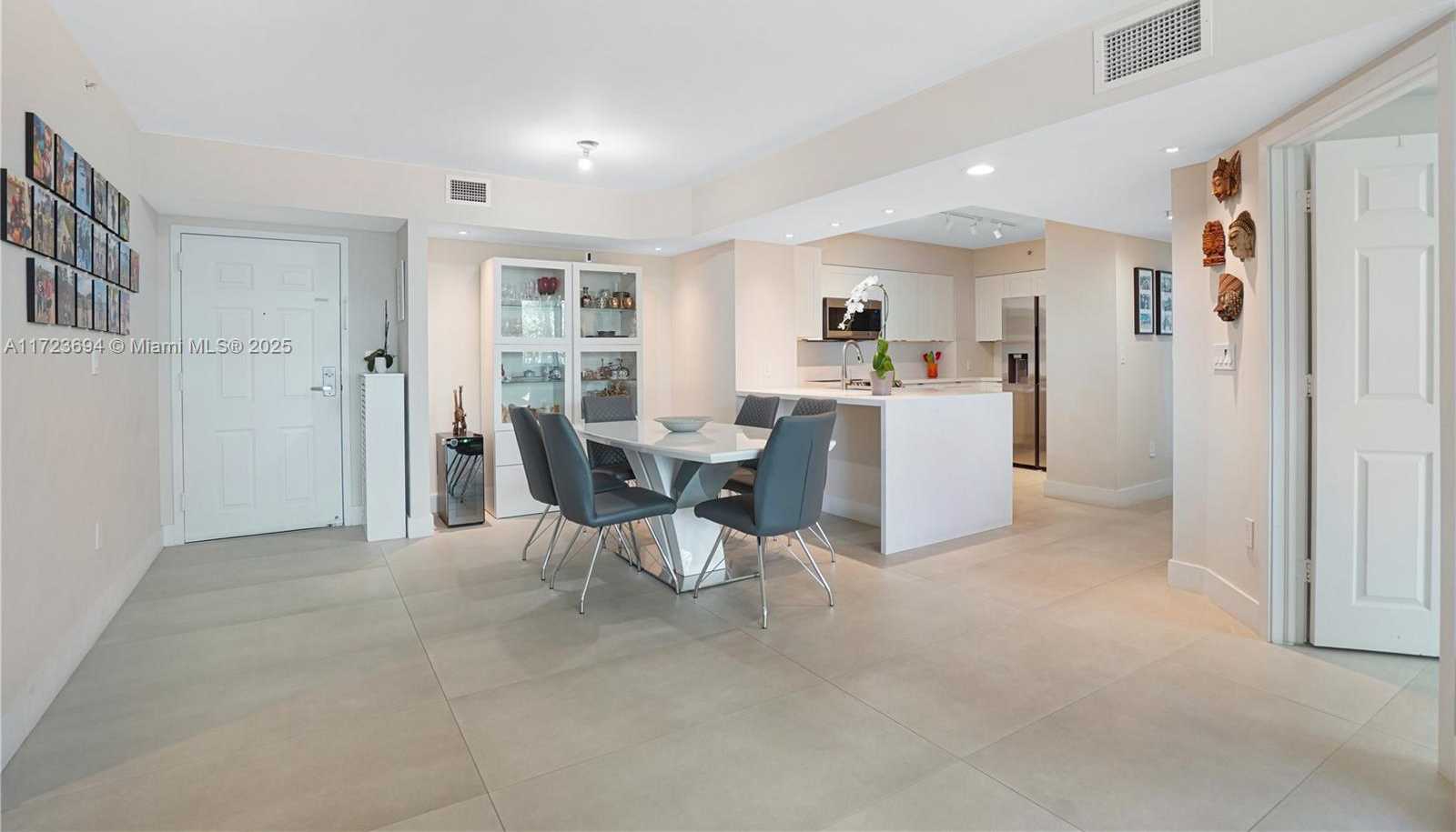 Small Image of 1155 BRICKELL BAY DR #704, Miami Number 14