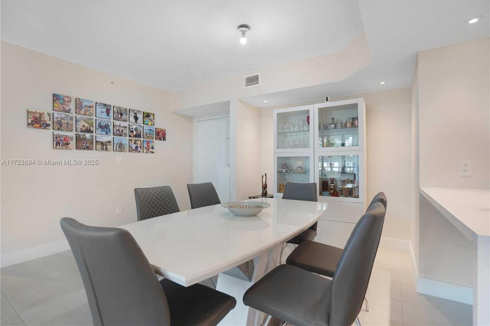 Small Image of 1155 BRICKELL BAY DR #704, Miami Number 16