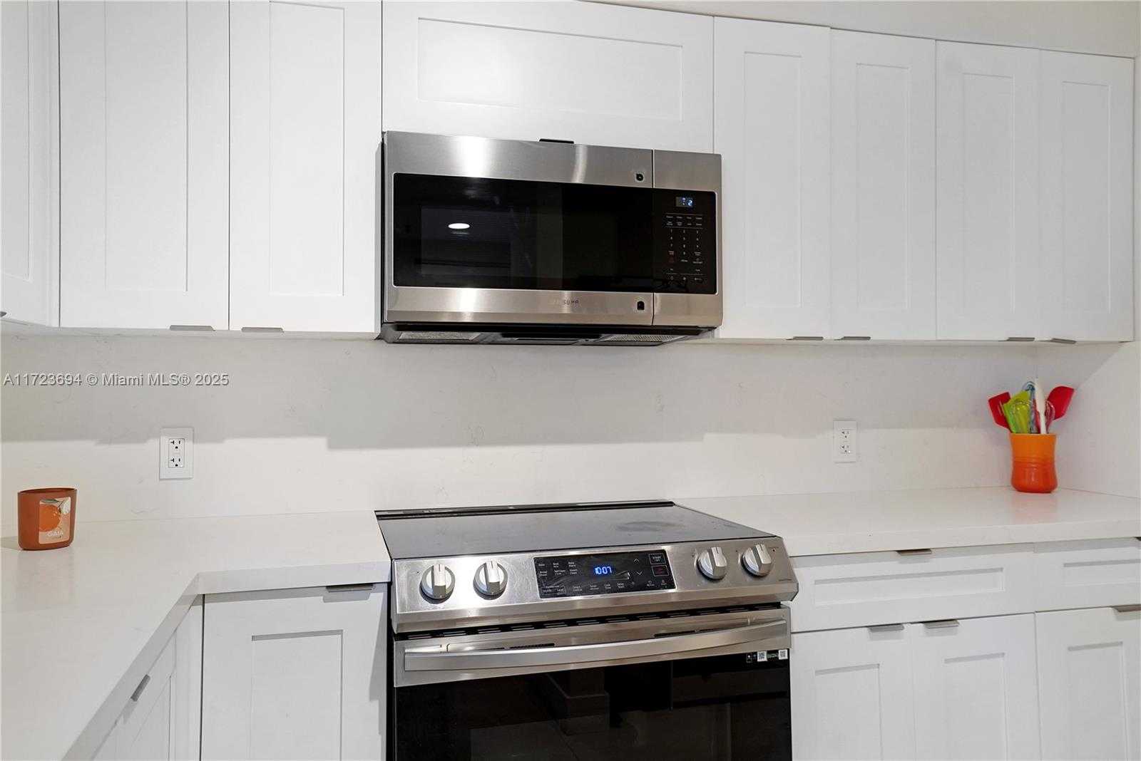 Small Image of 1155 BRICKELL BAY DR #704, Miami Number 21