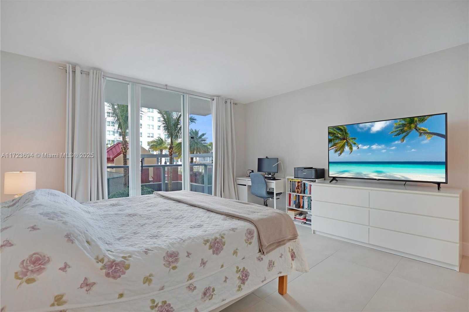 Small Image of 1155 BRICKELL BAY DR #704, Miami Number 27