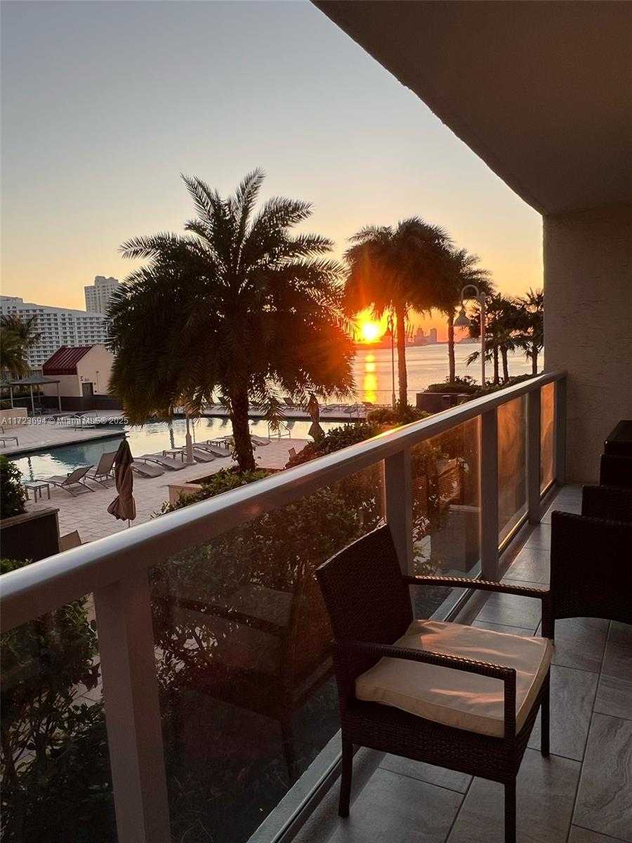 Small Image of 1155 BRICKELL BAY DR #704, Miami Number 3