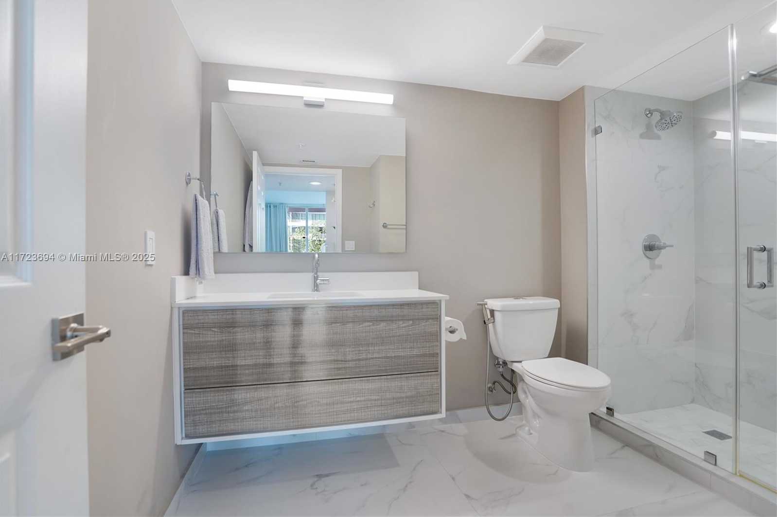 Small Image of 1155 BRICKELL BAY DR #704, Miami Number 30