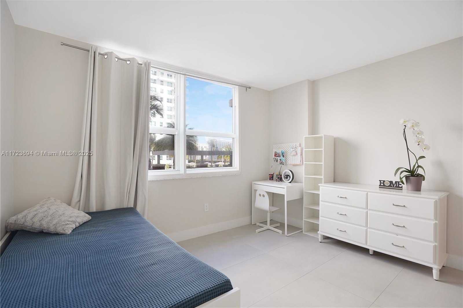 Small Image of 1155 BRICKELL BAY DR #704, Miami Number 33