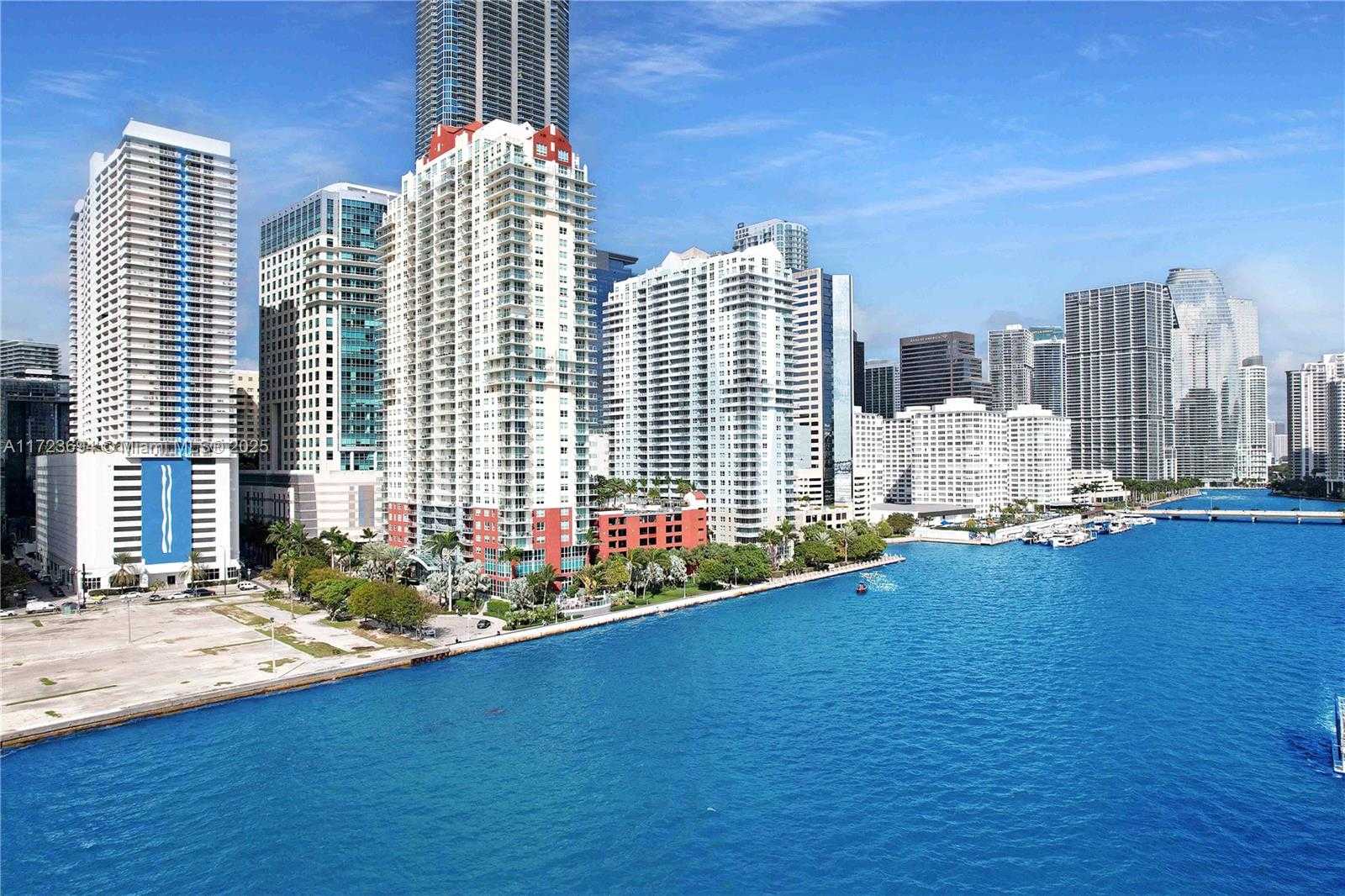 Small Image of 1155 BRICKELL BAY DR #704, Miami Number 4