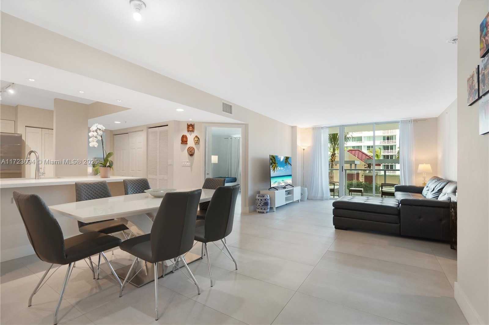 Small Image of 1155 BRICKELL BAY DR #704, Miami Number 8