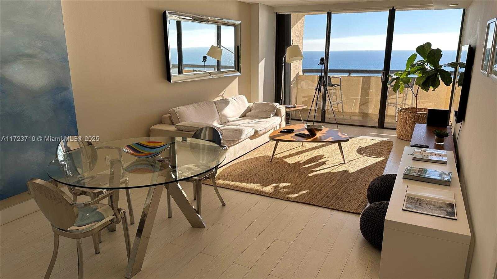 Small Image of 2555 COLLINS AVE #2105, Miami Beach Number 14