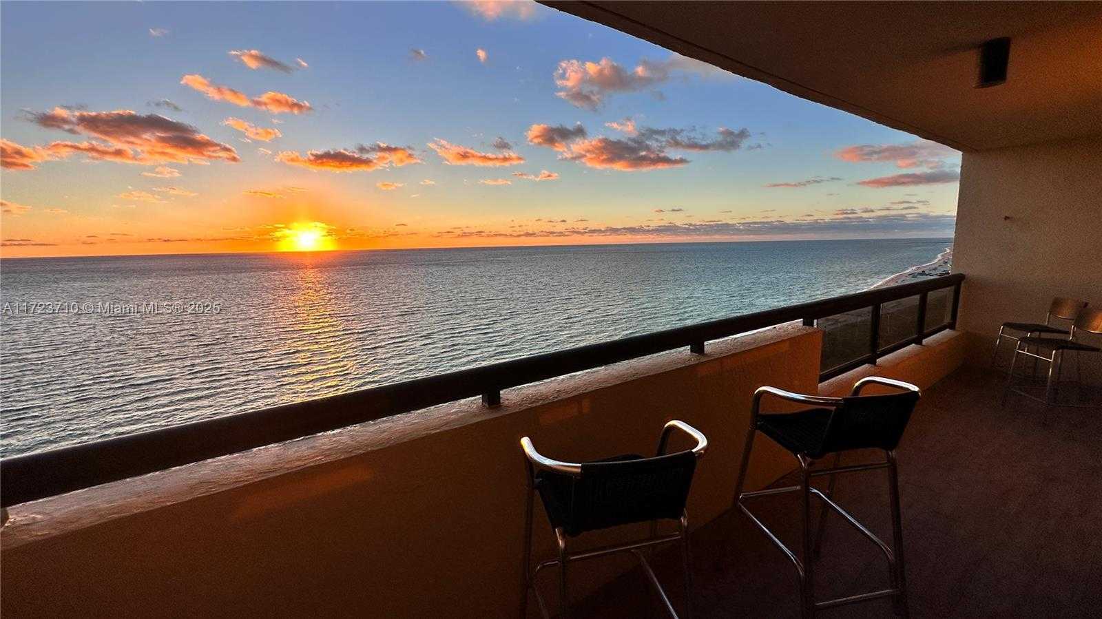 Small Image of 2555 COLLINS AVE #2105, Miami Beach Number 15