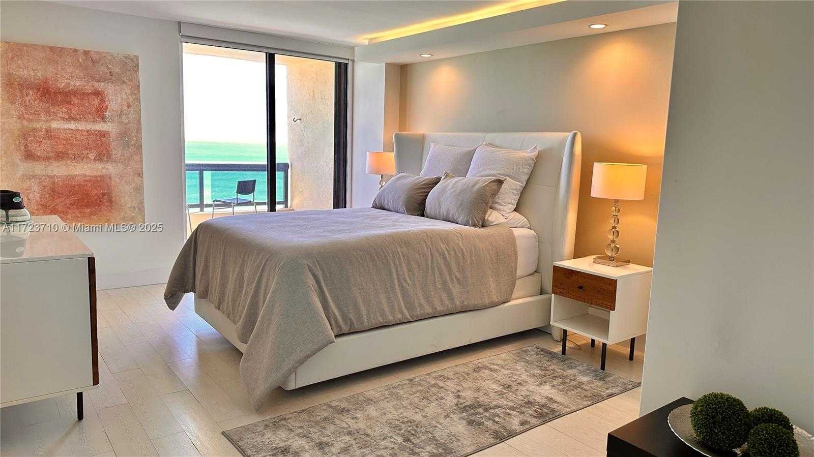 Small Image of 2555 COLLINS AVE #2105, Miami Beach Number 7