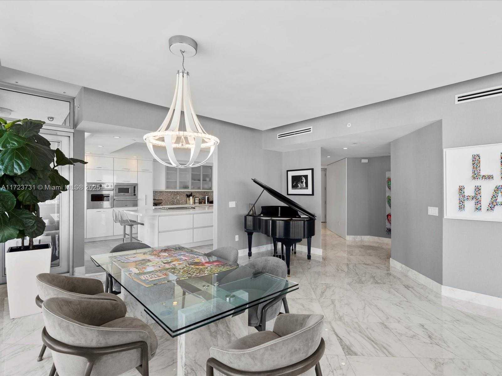 Small Image of 1425 BRICKELL AVE #52BC, Miami Number 10