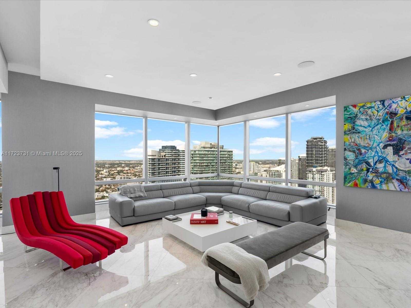 Small Image of 1425 BRICKELL AVE #52BC, Miami Number 2