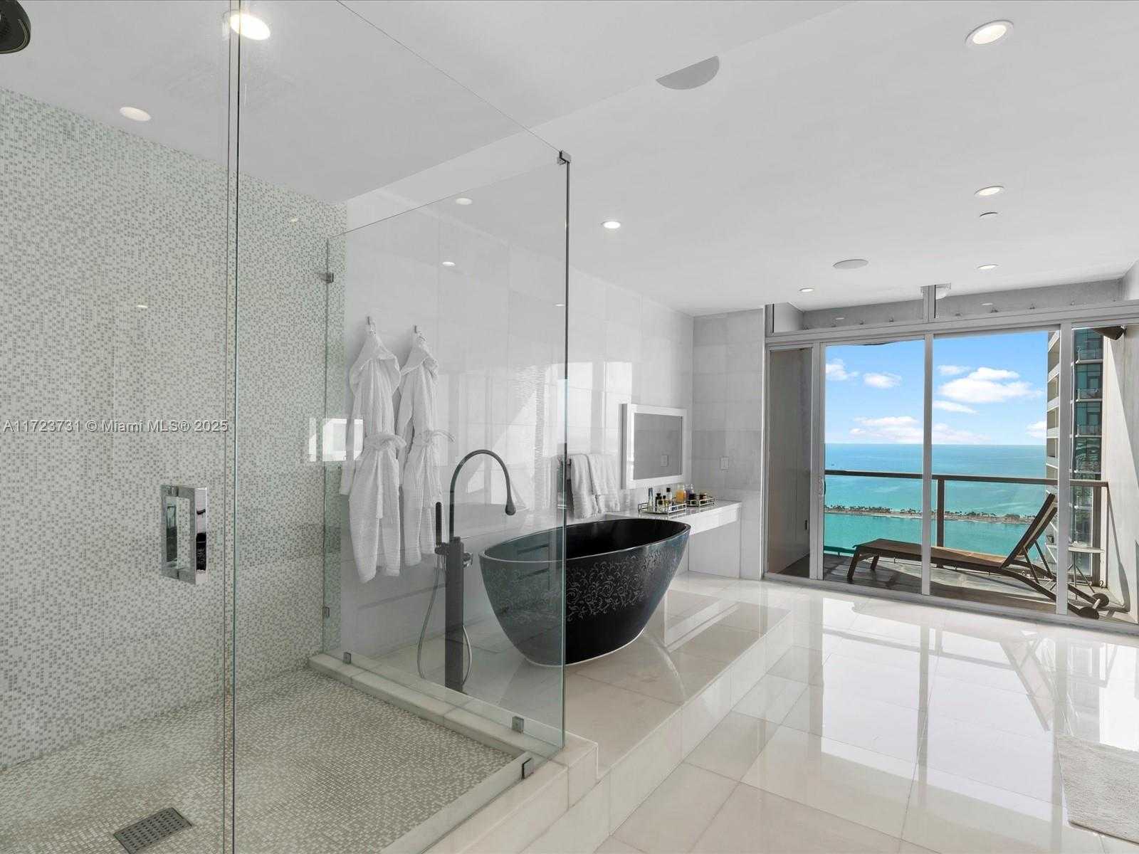 Small Image of 1425 BRICKELL AVE #52BC, Miami Number 33