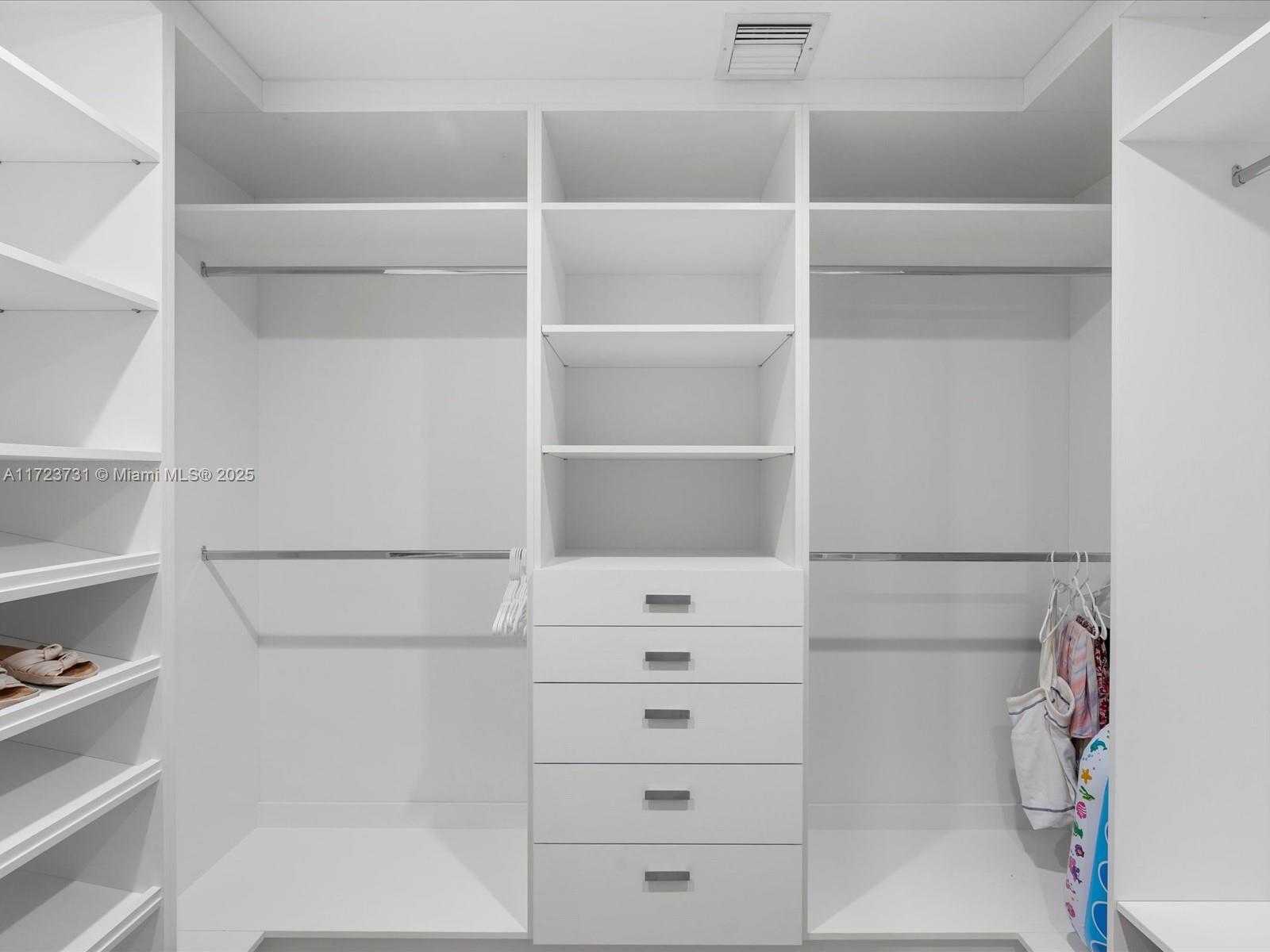 Small Image of 1425 BRICKELL AVE #52BC, Miami Number 45